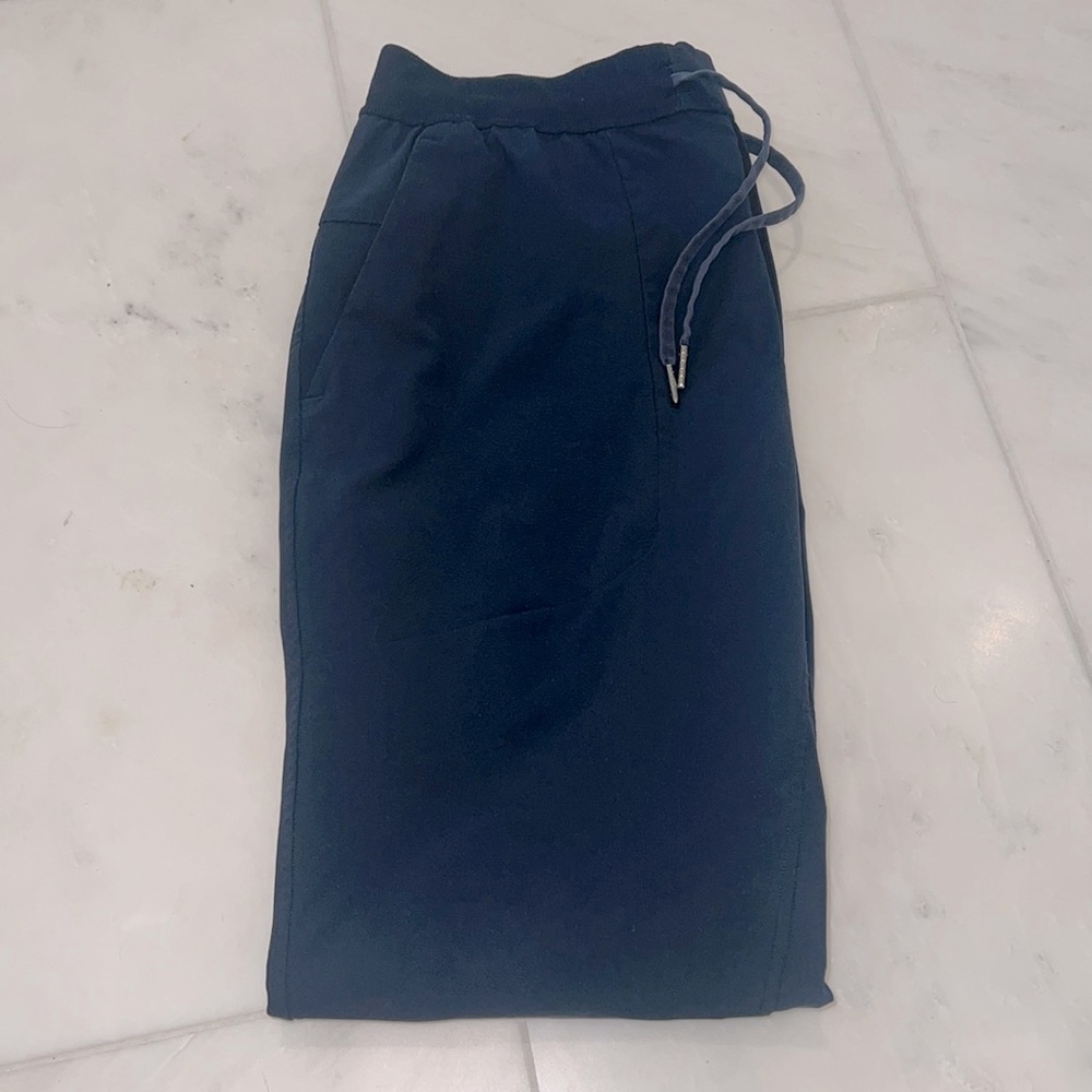 Lululemon - ABC Jogger - Regular - Navy - Size Large.